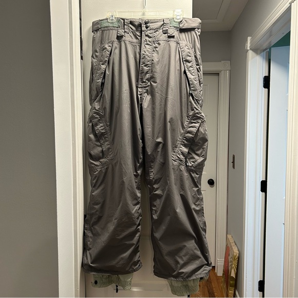Women’s Snowboard Pants Special Blend brand size small but runs big - Picture 1 of 13